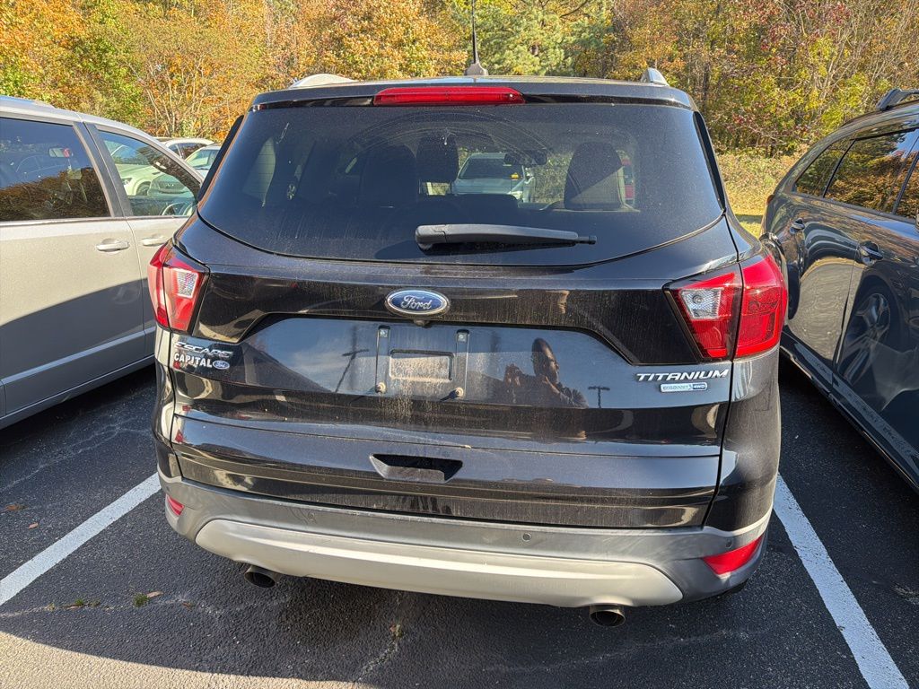 2019 Ford Escape Titanium photo 2