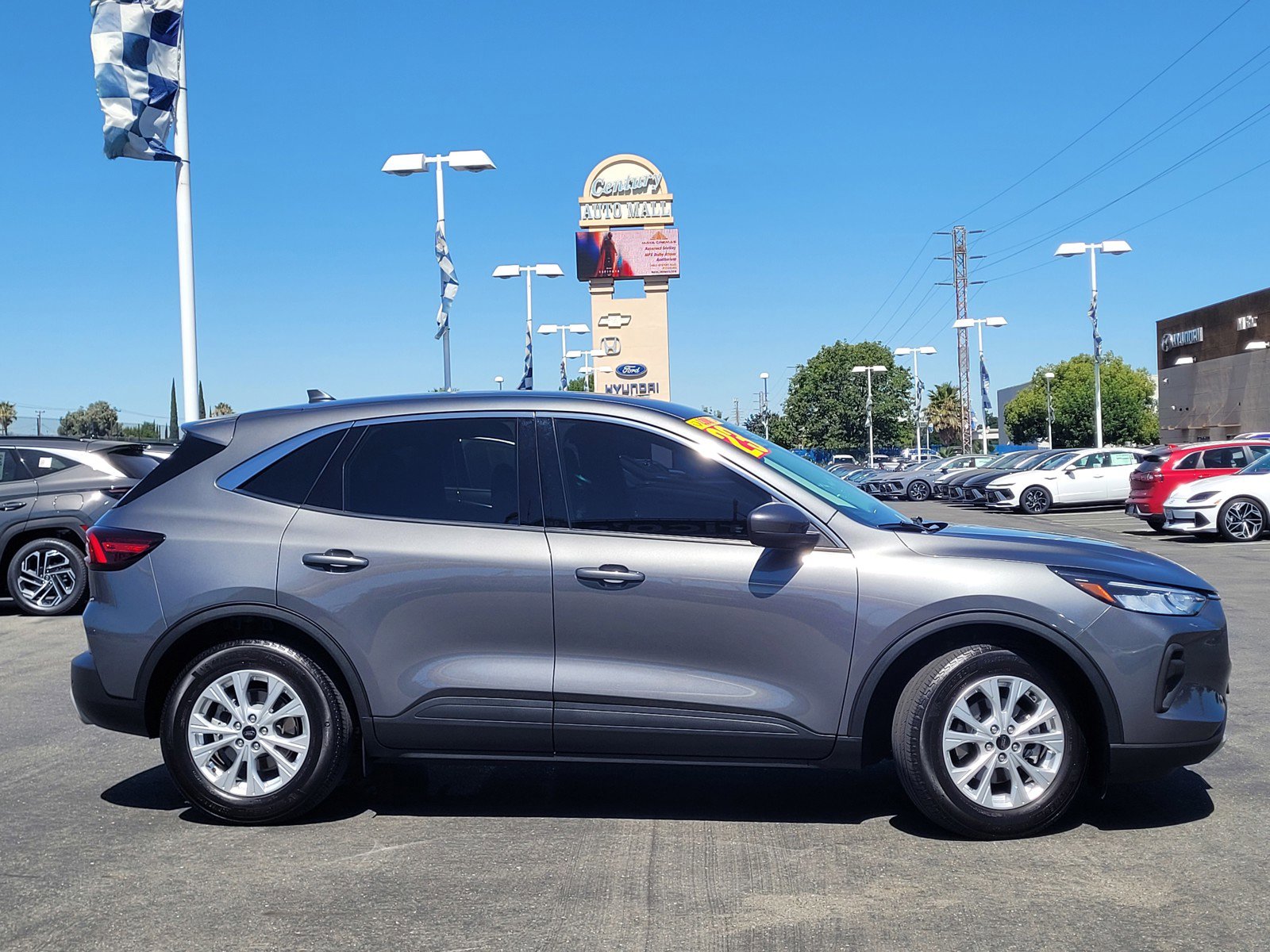 2023 Ford Escape Active photo 3