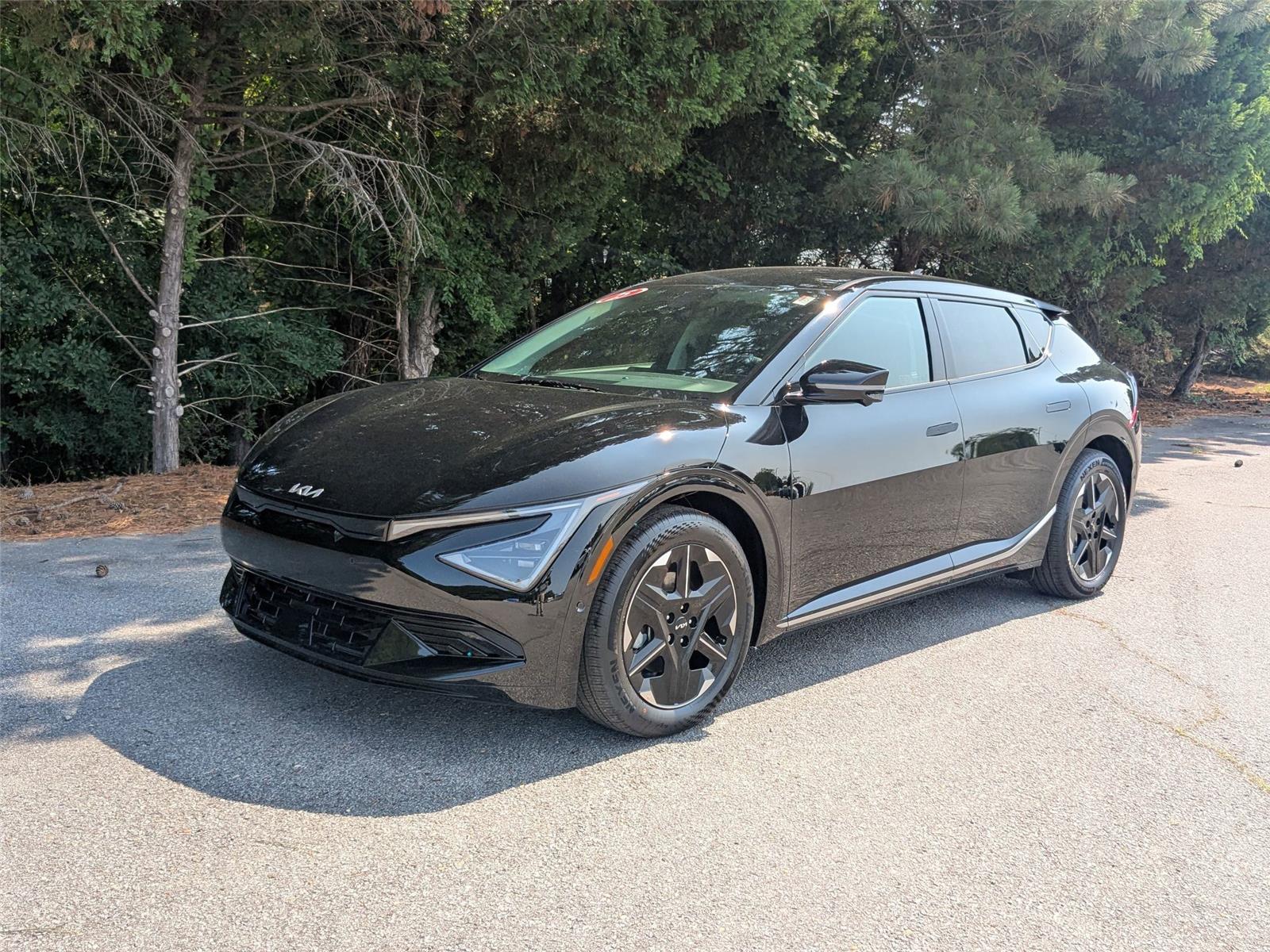 2025 Kia EV6 Wind's photo