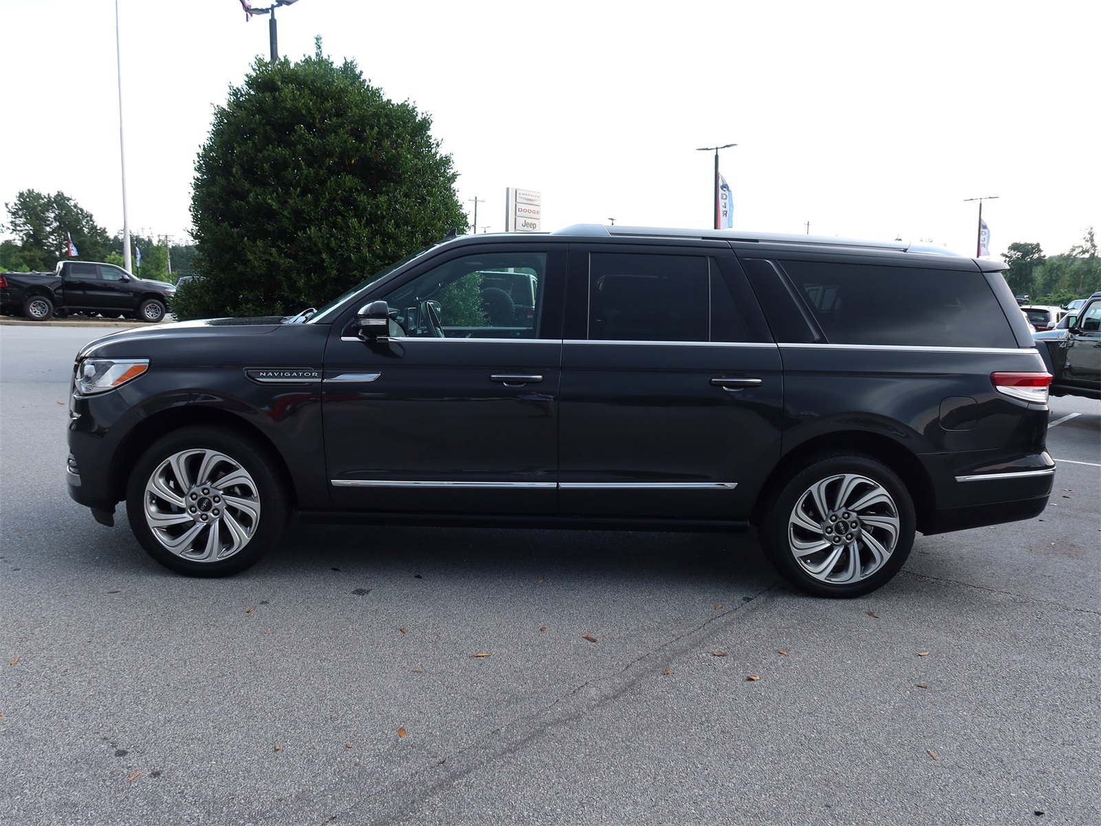 2023 Lincoln Navigator L Reserve photo 5