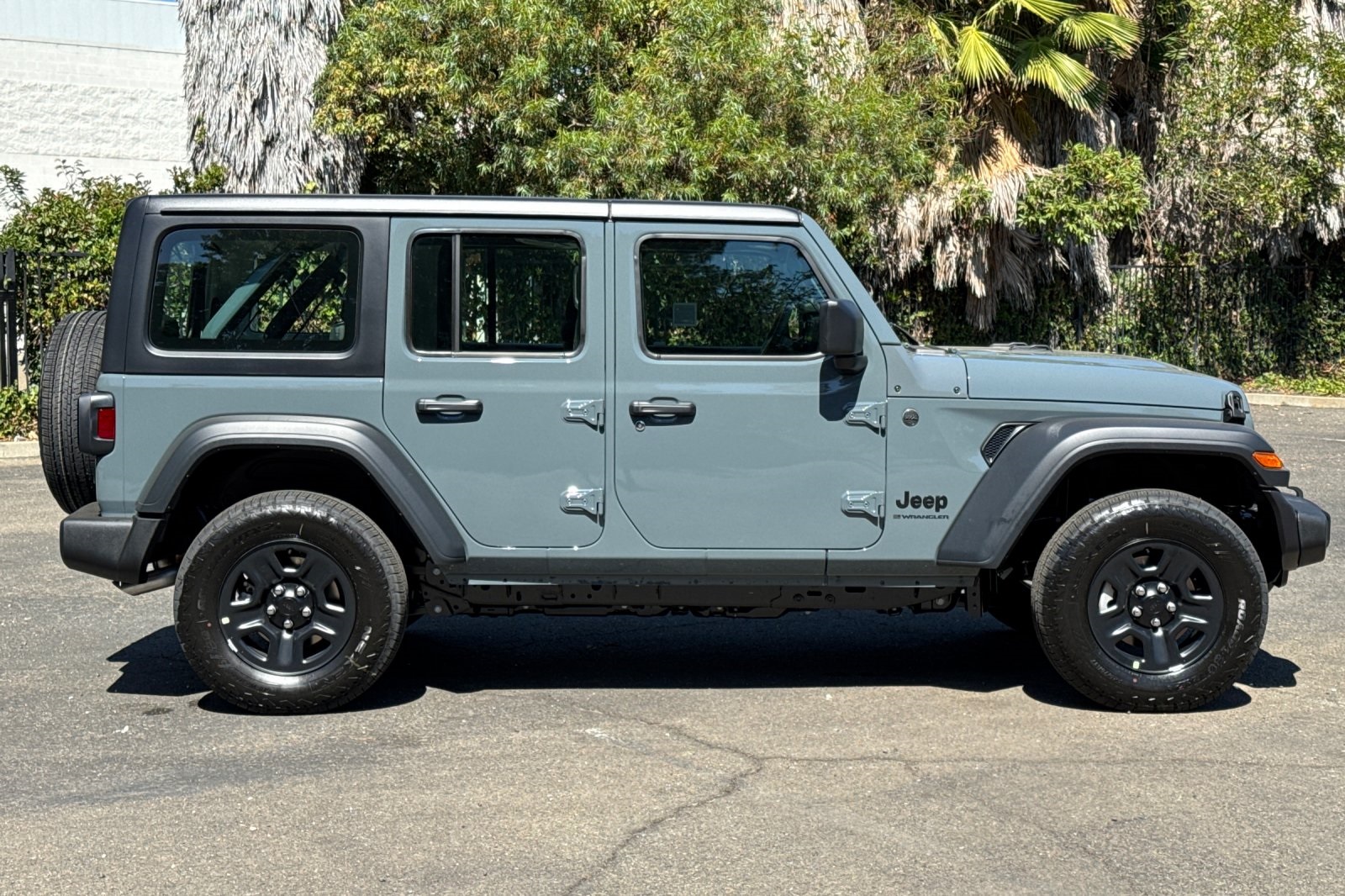 2025 Jeep Wrangler Sport photo 2