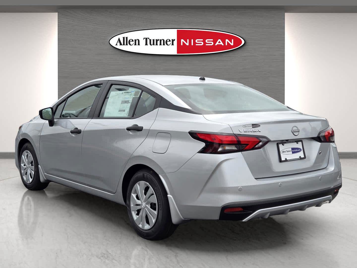 2025 Nissan Versa S photo 8