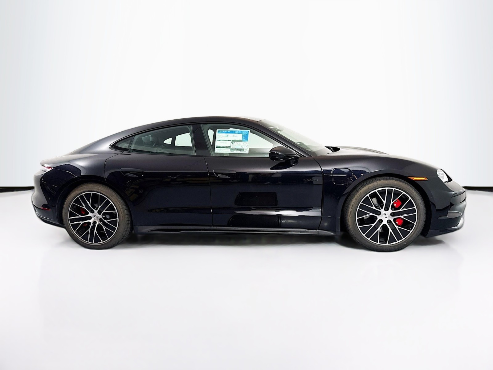 2025 Porsche Taycan 4S photo 8