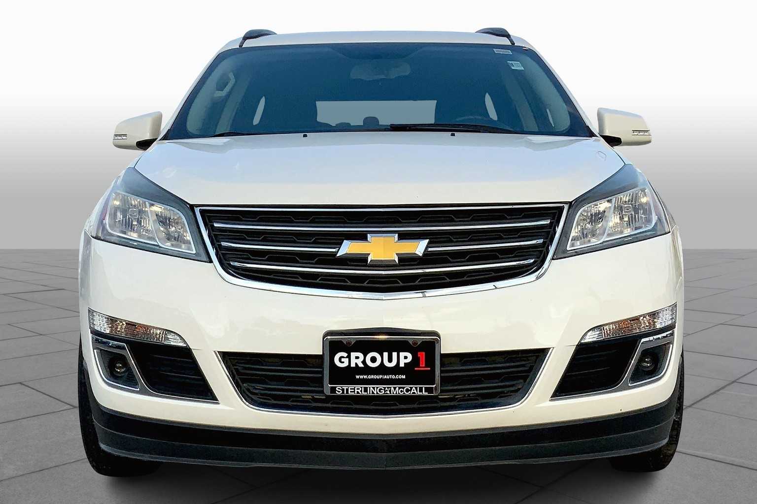 2015 Chevrolet Traverse 1LT photo 3