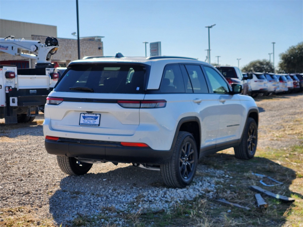 2025 Jeep Grand Cherokee Altitude X photo 4