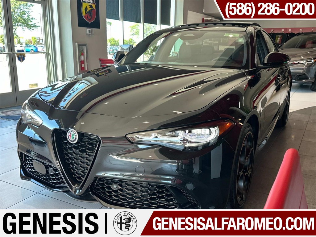 2025 Alfa Romeo Giulia Intensa's photo