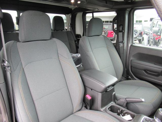 2025 Jeep Gladiator Sport S photo 9