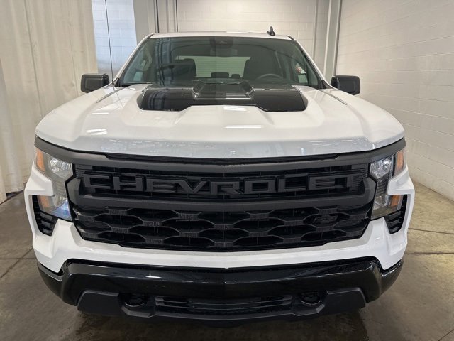 2024 Chevrolet Silverado 1500 Custom Trail Boss photo 2