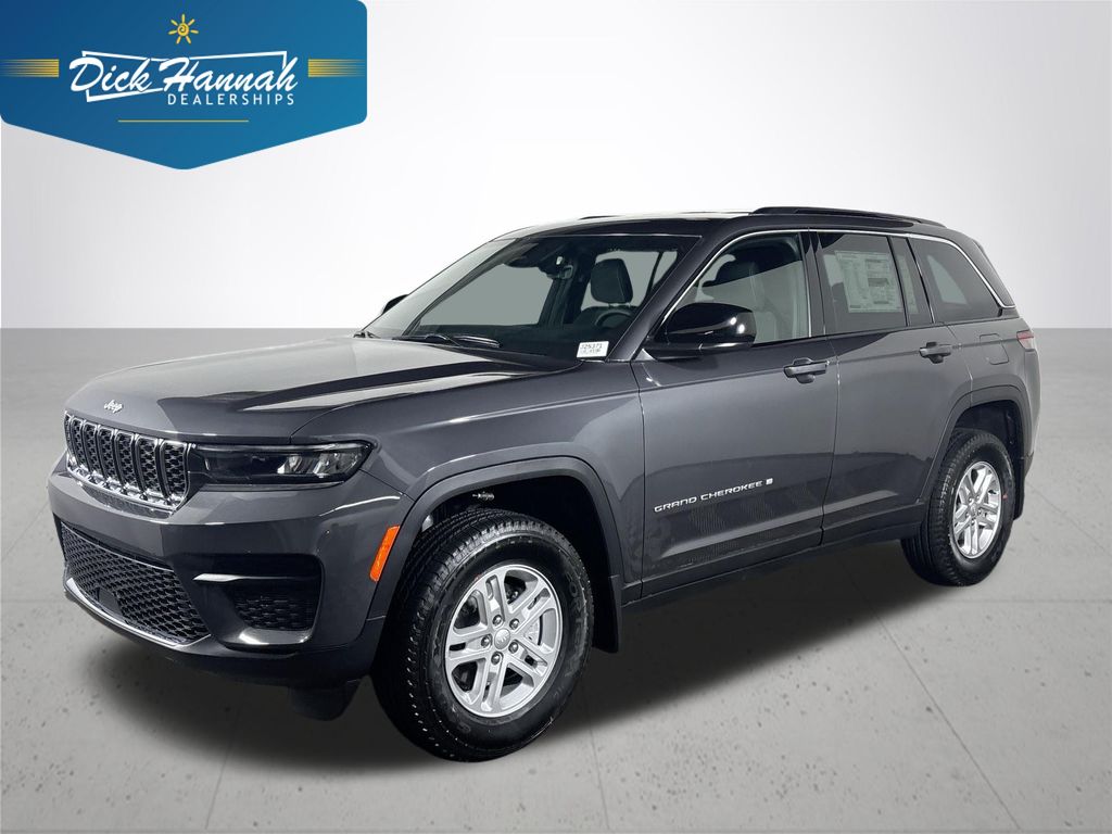 2025 Jeep Grand Cherokee Laredo's photo