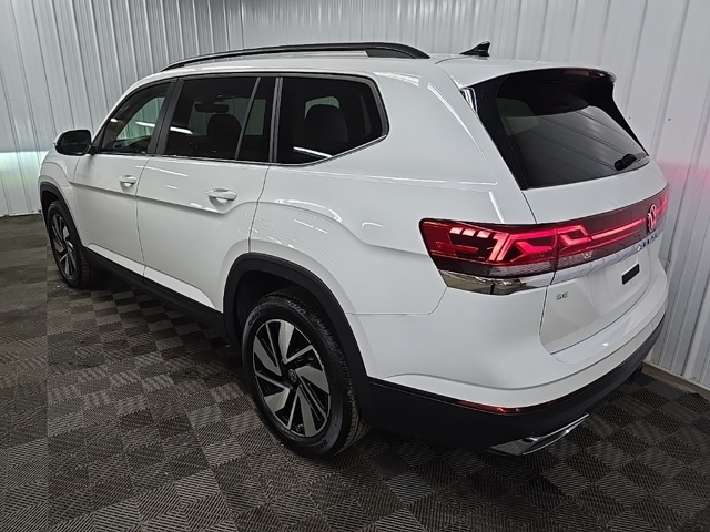 2024 Volkswagen Atlas SE Technology photo 9