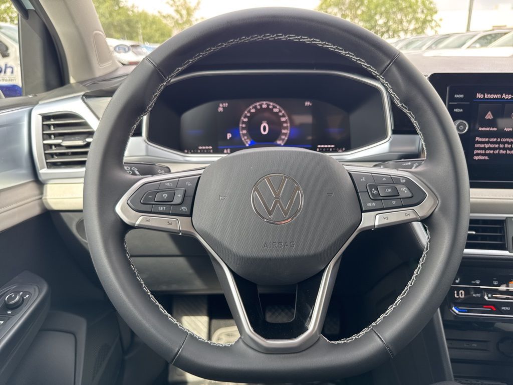 2025 Volkswagen Taos SE photo 27