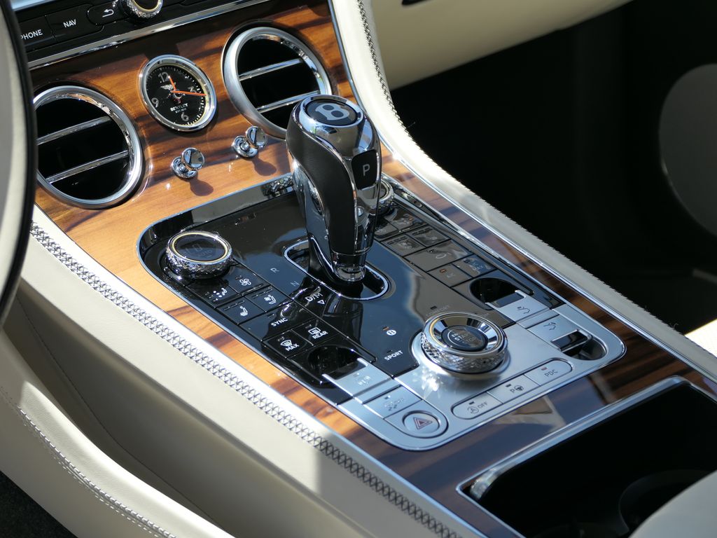 2022 Bentley Continental GT V8 photo 20