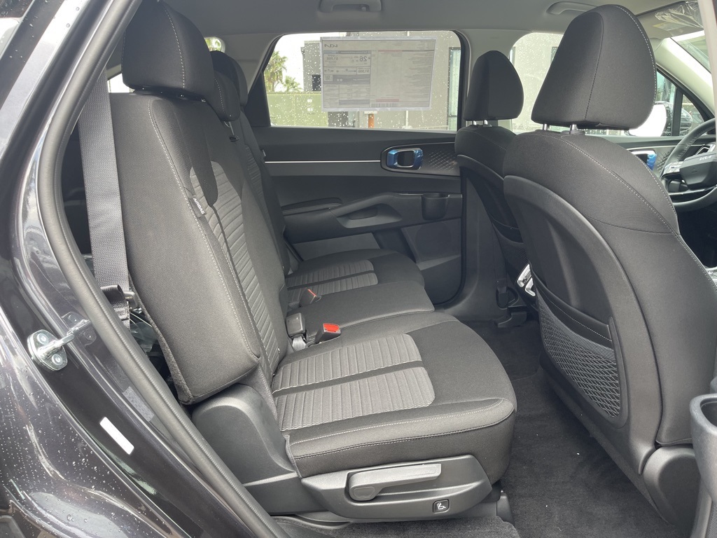 2026 Kia Sorento LX photo 10