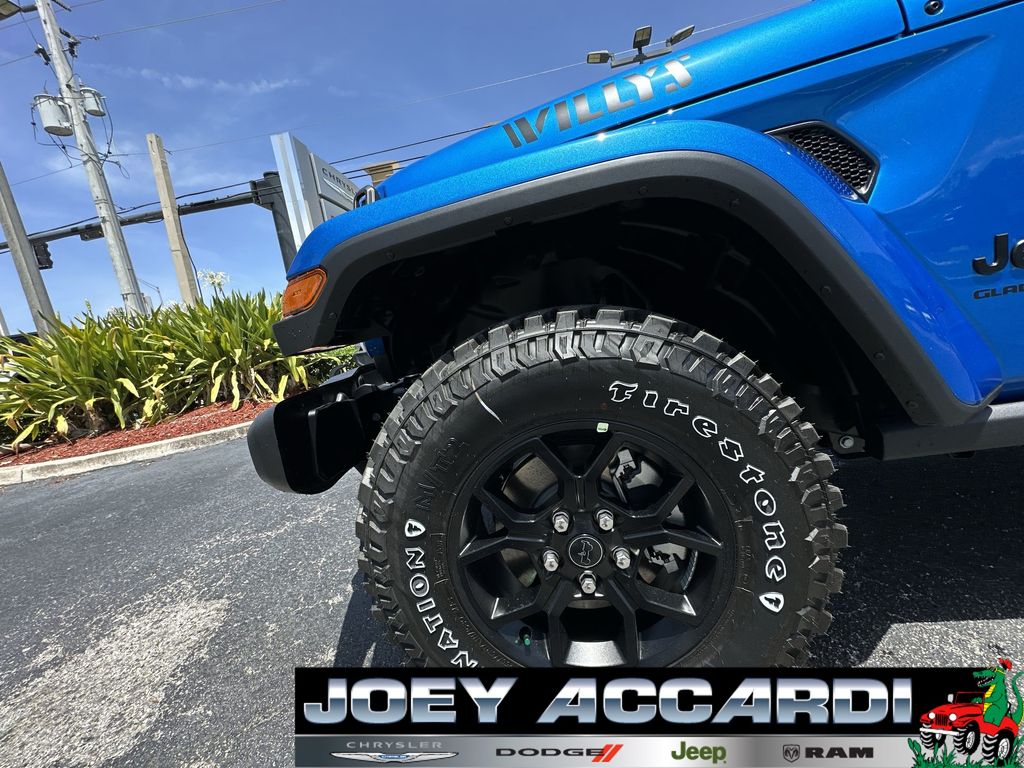 2025 Jeep Gladiator Willys photo 9