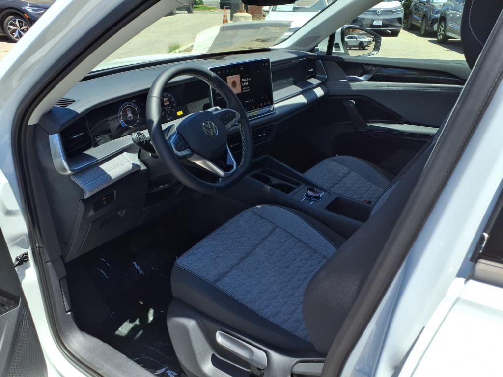 2025 Volkswagen Tiguan S photo 15