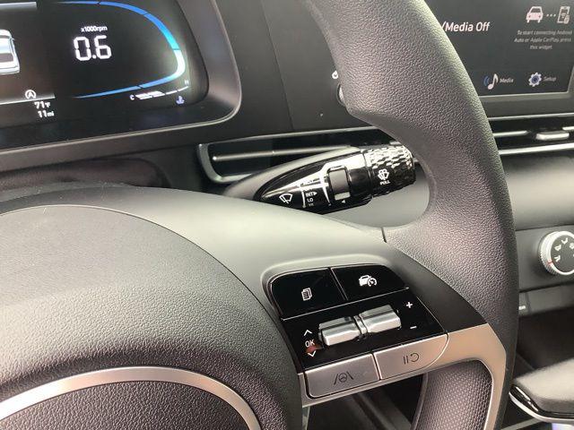2025 Hyundai Elantra SE photo 21