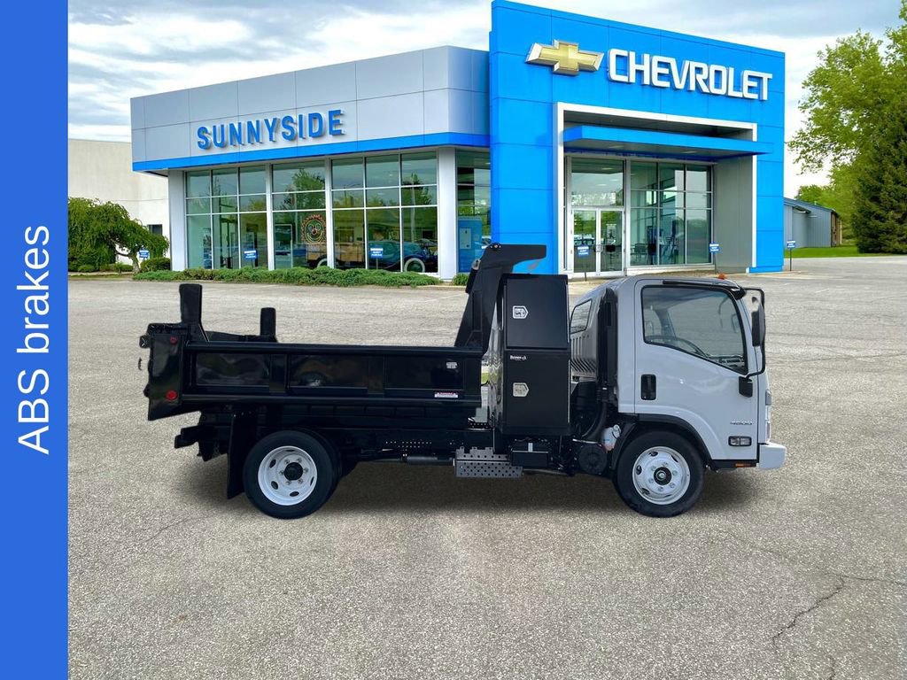 2024 Chevrolet Silverado 4500HD photo 2