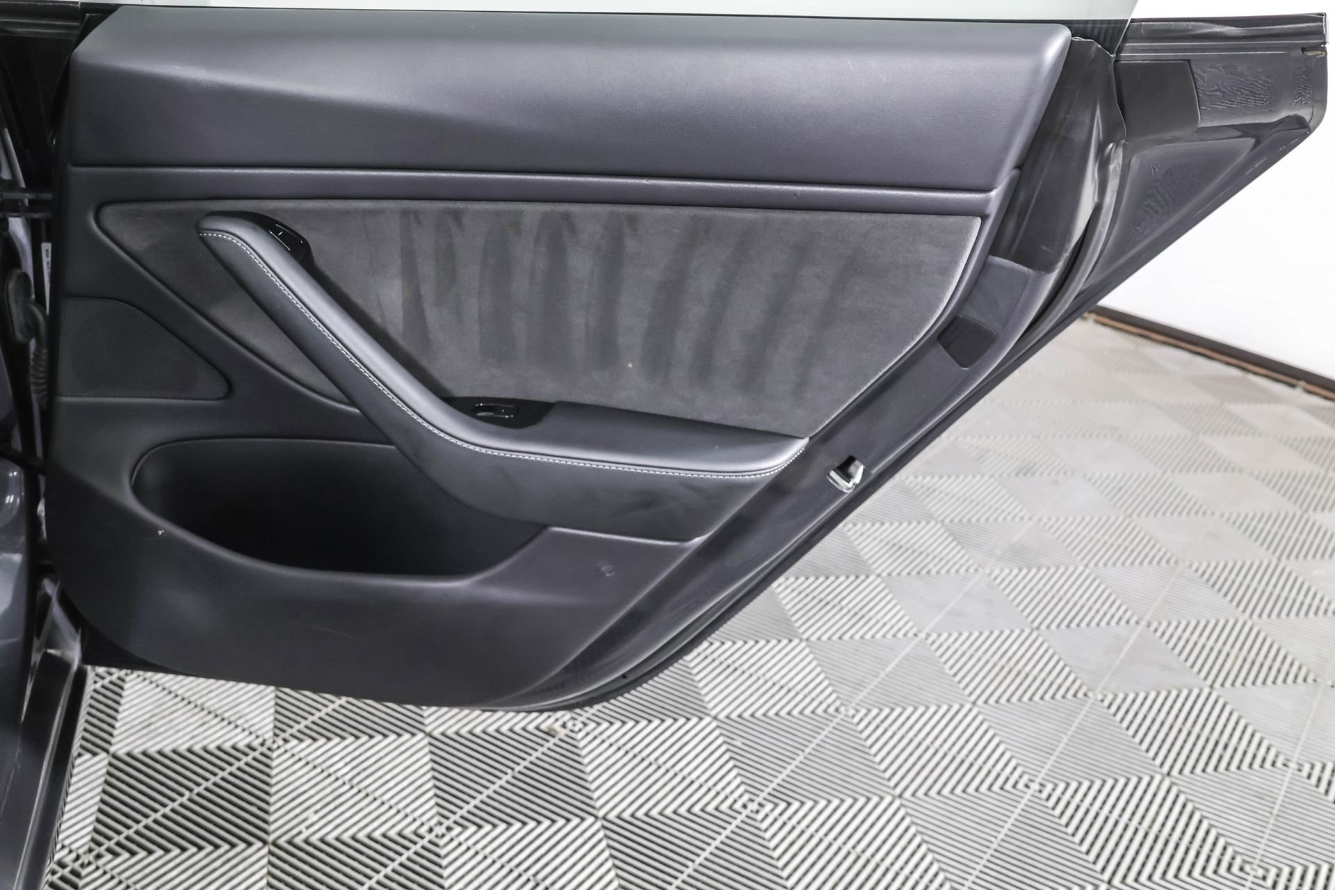 2019 Tesla Model 3 Long Range photo 23