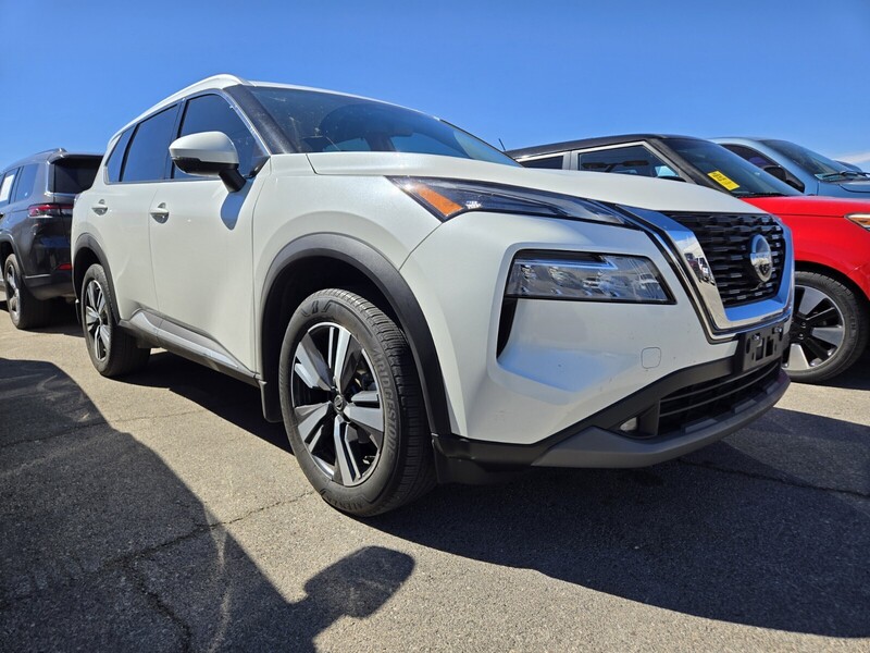 2021 Nissan Rogue SL photo 2