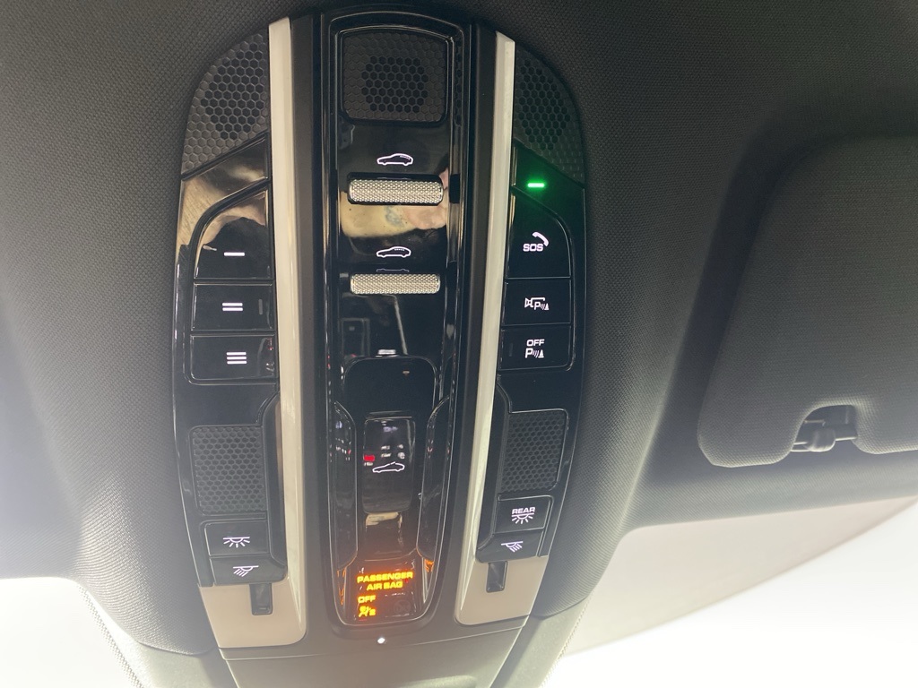 2022 Porsche Panamera 4 Platinum photo 13