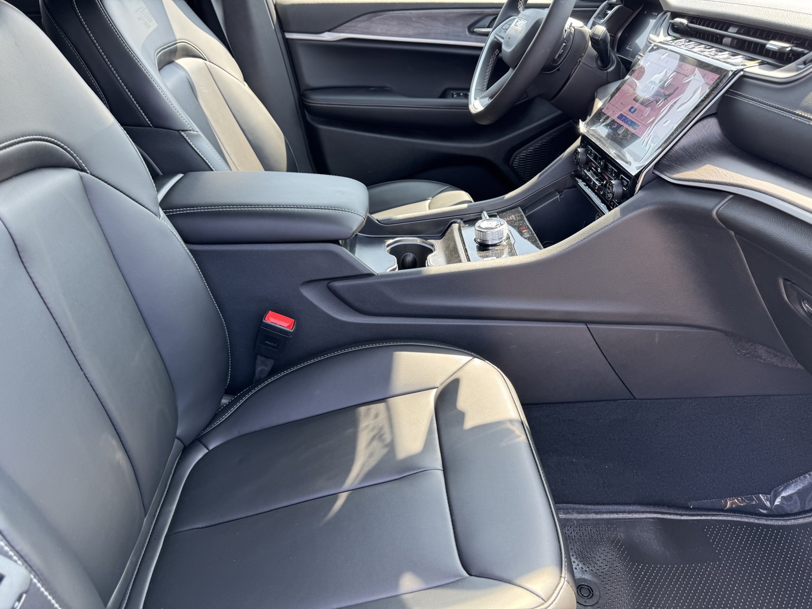 2025 Jeep Grand Cherokee Limited photo 7