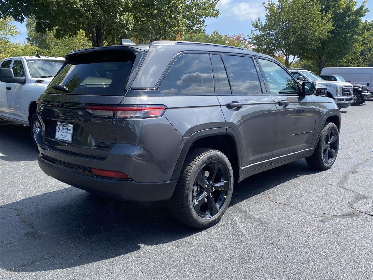 2025 Jeep Grand Cherokee Limited photo 4
