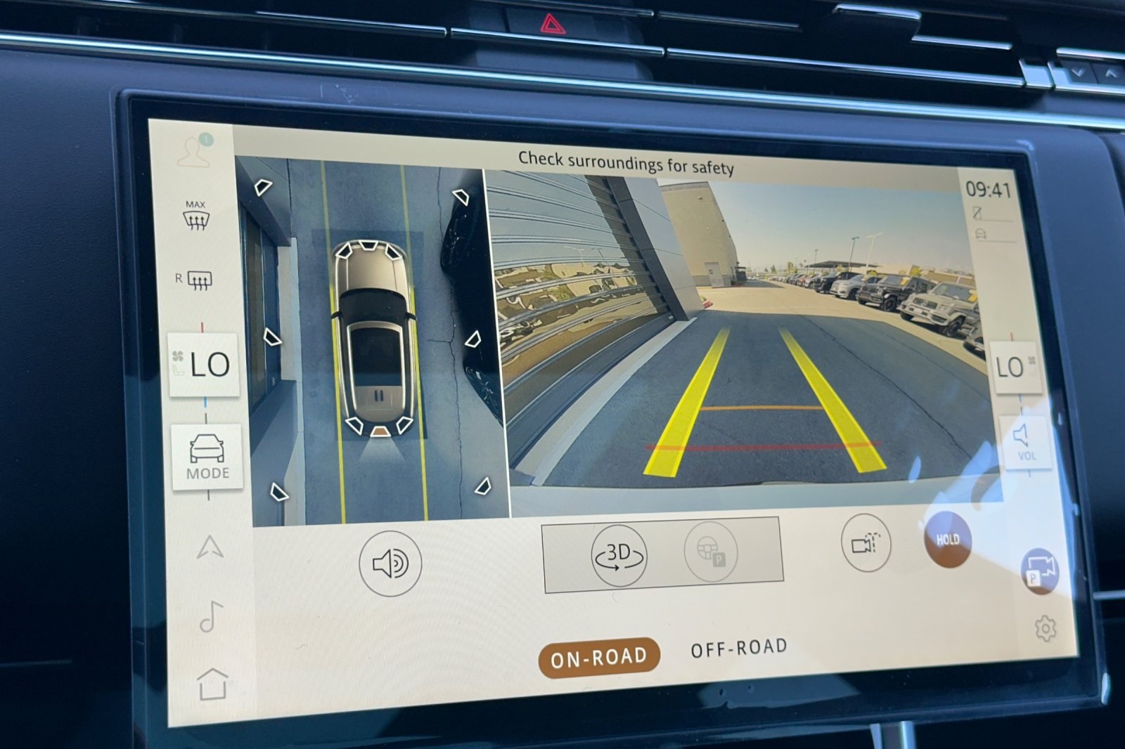 2025 Land Rover Range Rover SE photo 20