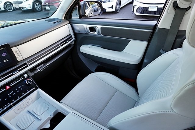 Used 2024 Gray Hyundai SEL image 21