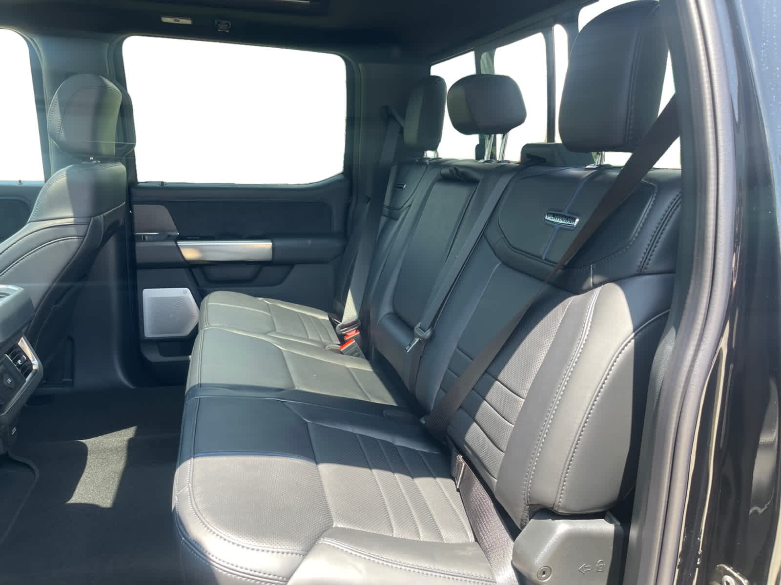 2025 Ford F-350 Platinum photo 13