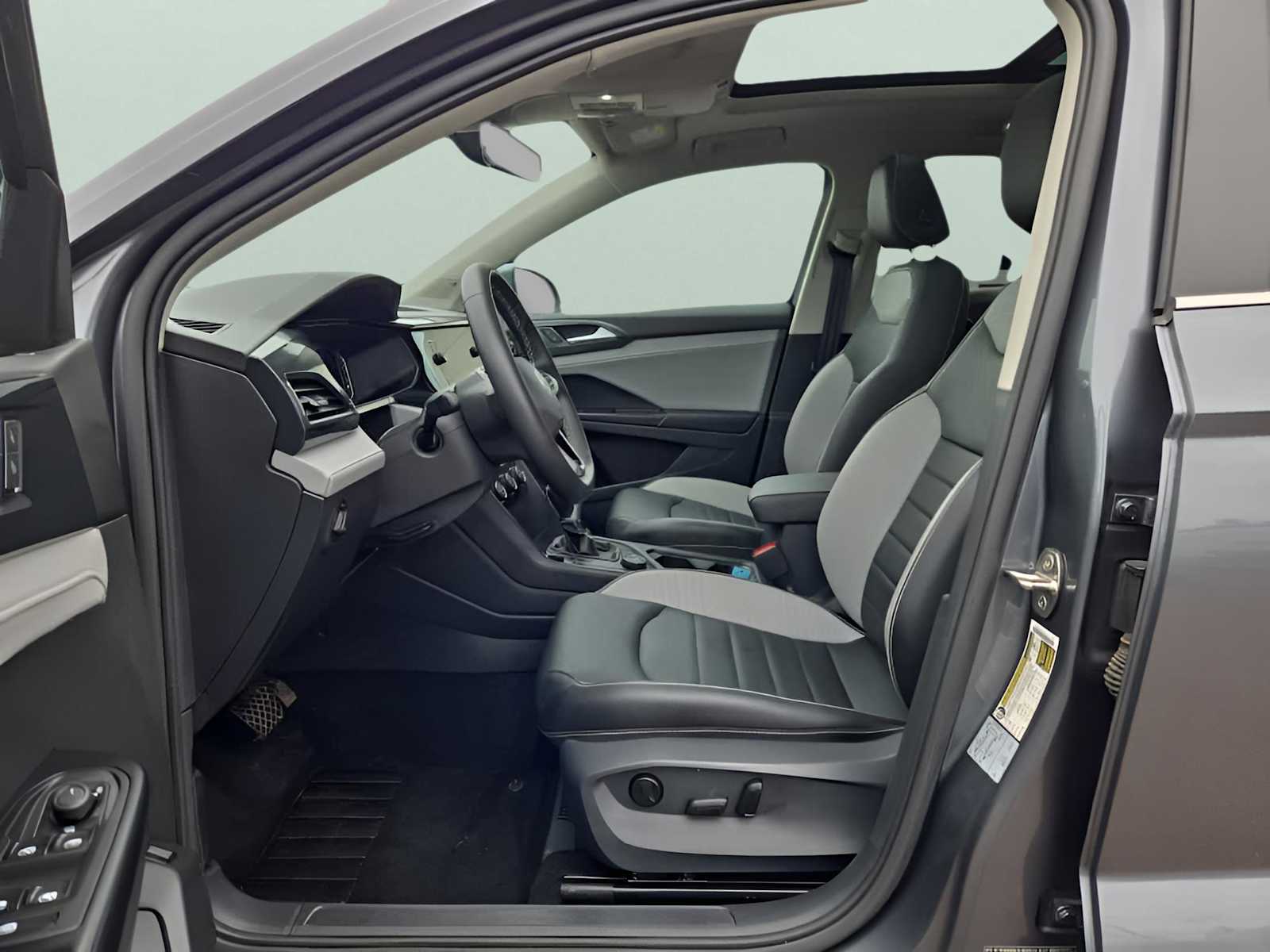 2022 Volkswagen Taos SEL photo 12