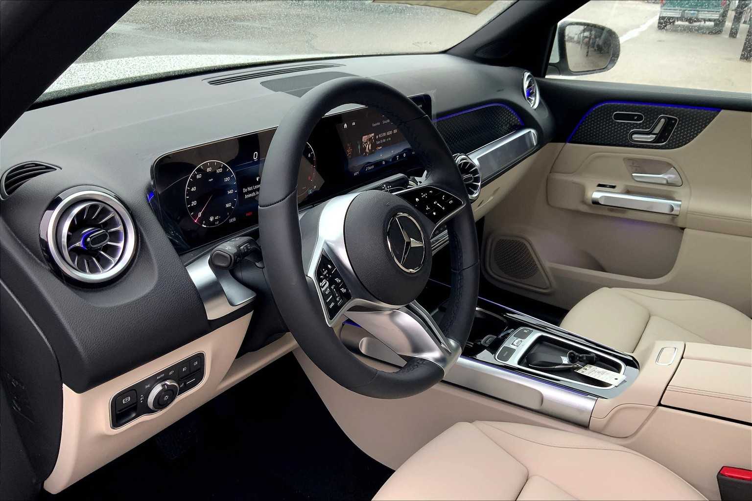 2025 Mercedes Benz GLB 250 photo 9