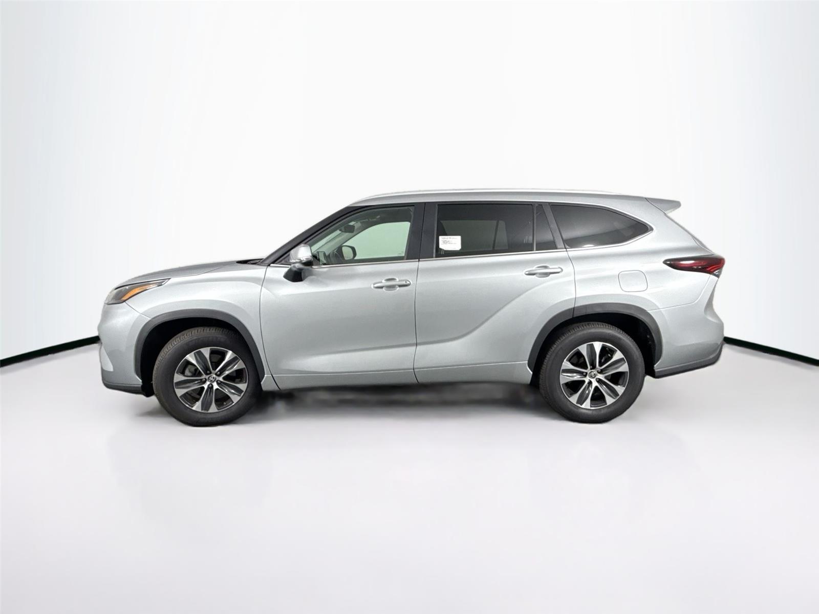 2024 Toyota Highlander XSE photo 9