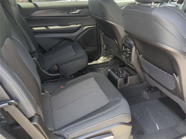 2025 Jeep Grand Cherokee Laredo photo 22