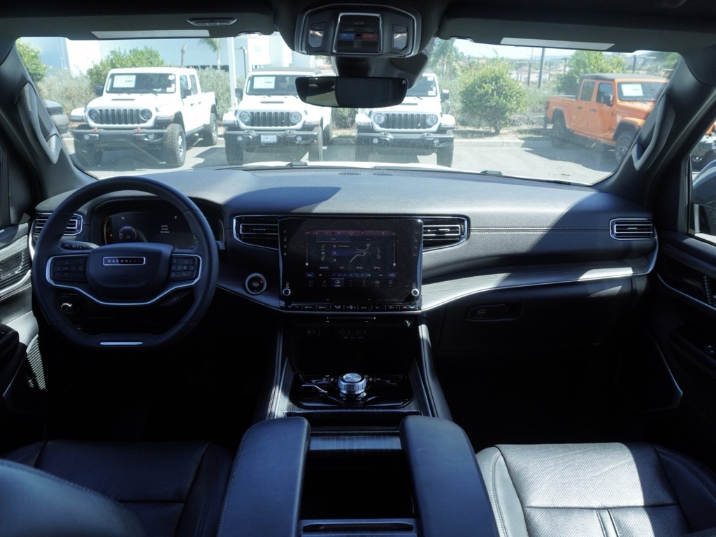 2023 Jeep Wagoneer L Series II photo 21