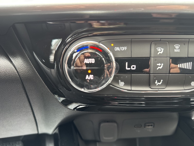 2025 Chevrolet Trax LT photo 23