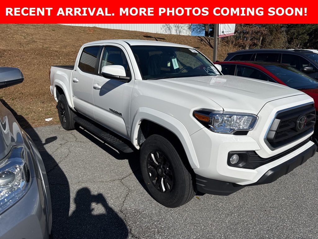 2022 Toyota Tacoma SR5's photo