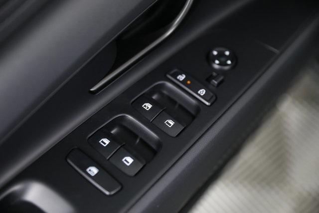 2025 Hyundai Elantra SEL Sport photo 12