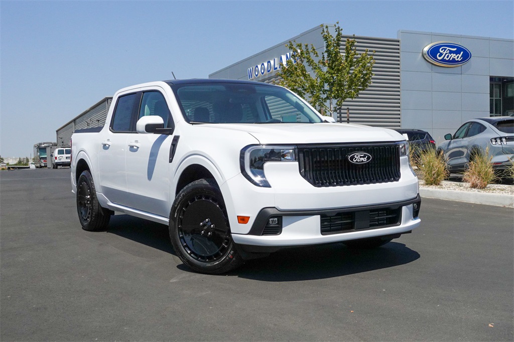 2025 Ford Maverick Lobo's photo