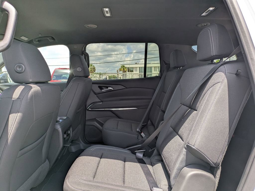 2025 Chevrolet Traverse photo 15