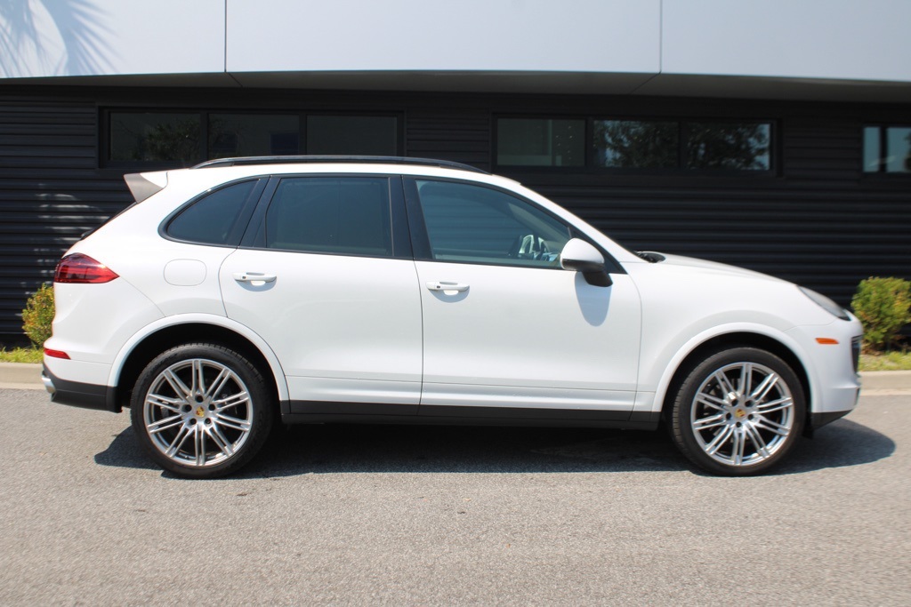 2017 Porsche Cayenne Platinum Edition photo 8