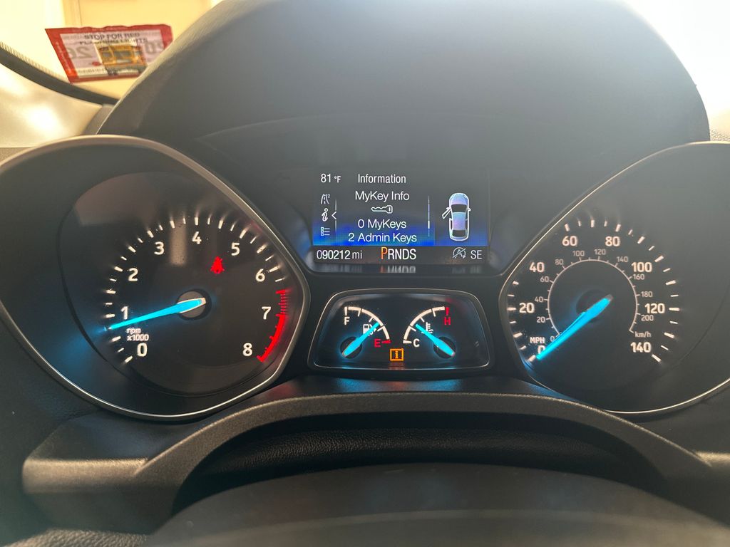 2019 Ford Escape SEL photo 21