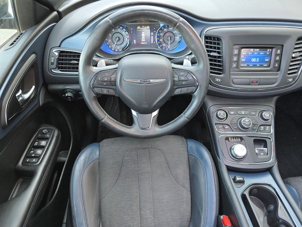 2015 Chrysler 200 S photo 14