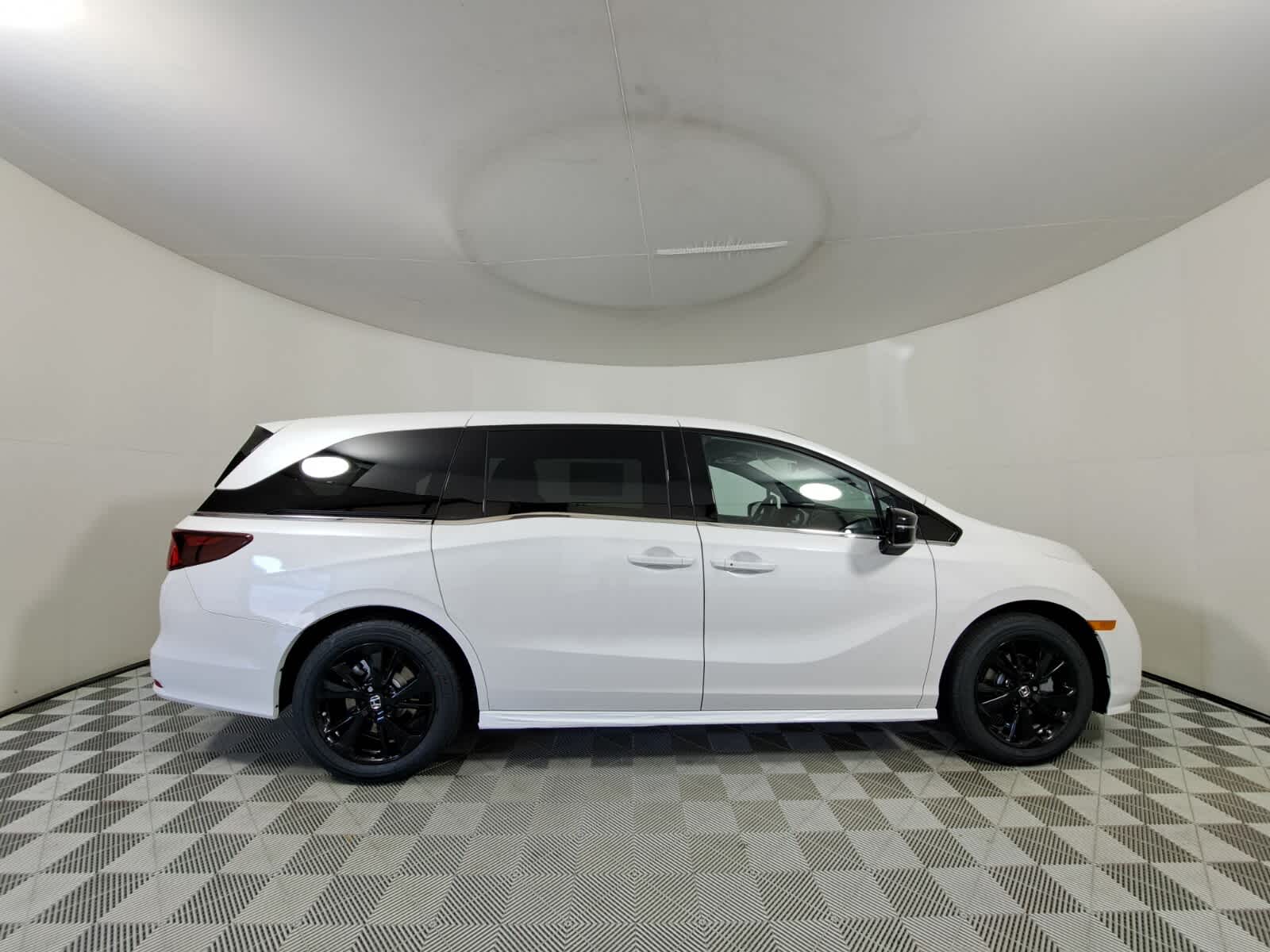 2024 Honda Odyssey Sport photo 6