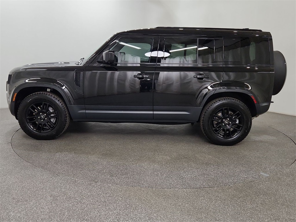 2025 Land Rover Defender 110 S photo 10