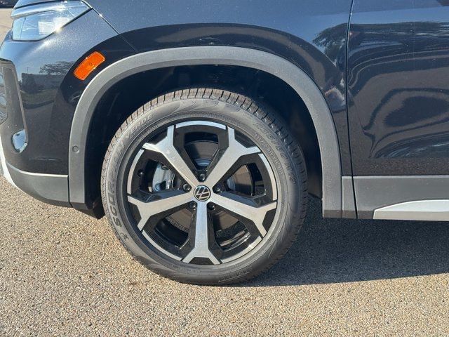 2025 Volkswagen Tiguan SE photo 7