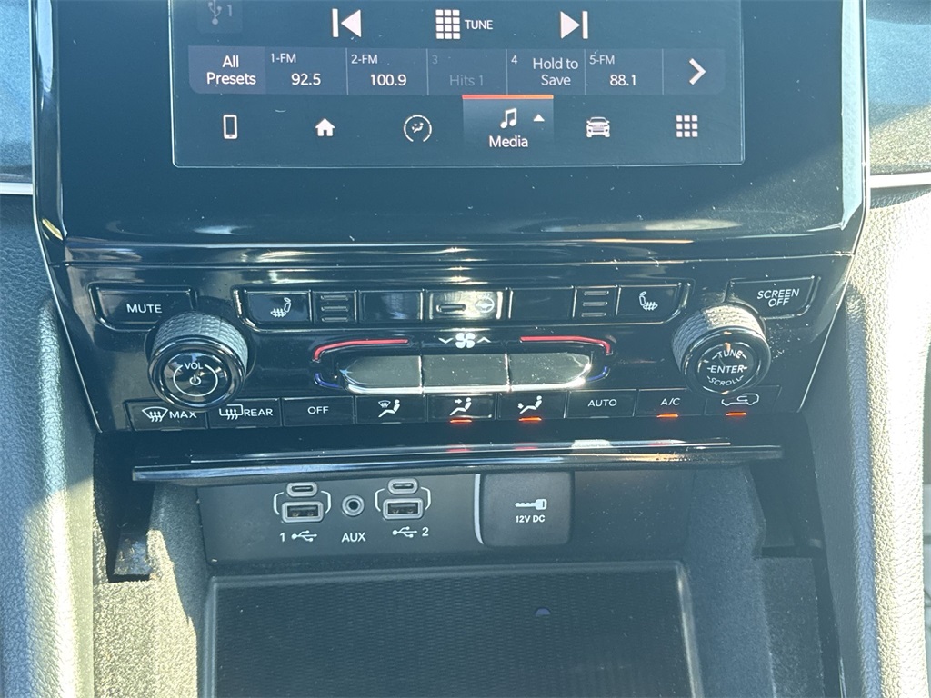 2022 Jeep Grand Cherokee Altitude photo 22