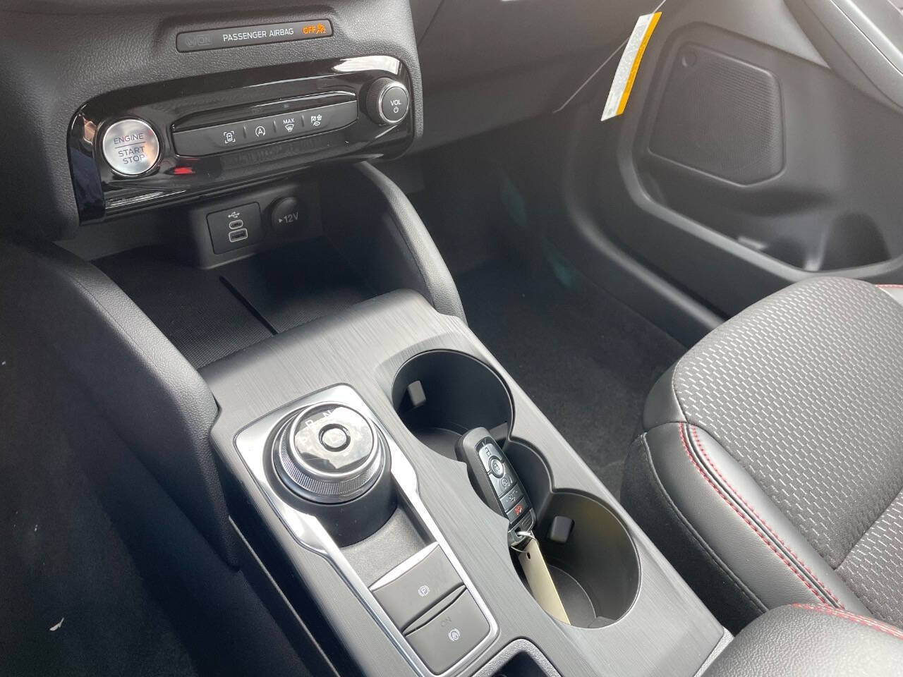 2025 Ford Escape ST-Line photo 11