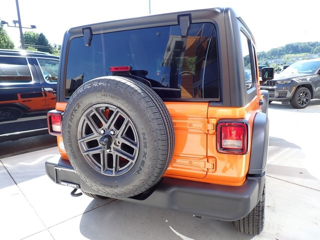 2025 Jeep Wrangler Sport S photo 4