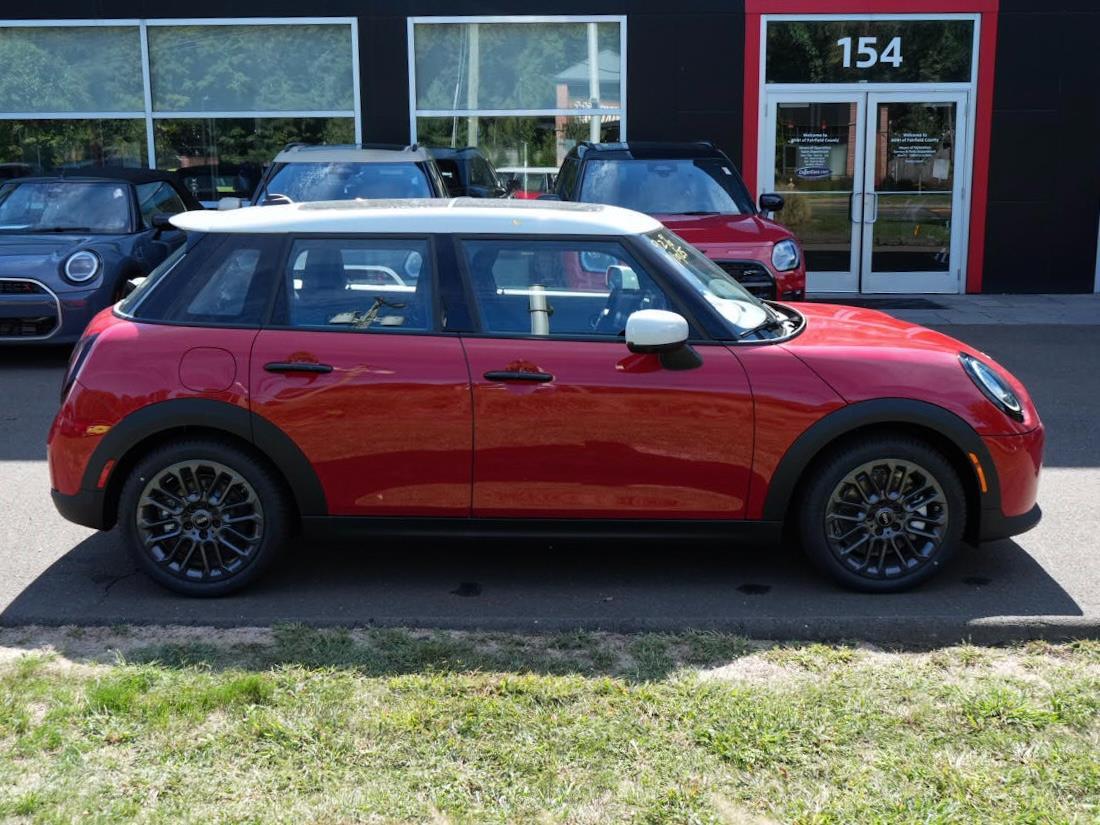 2026 Mini Cooper Hardtop S 4 Door Iconic photo 9