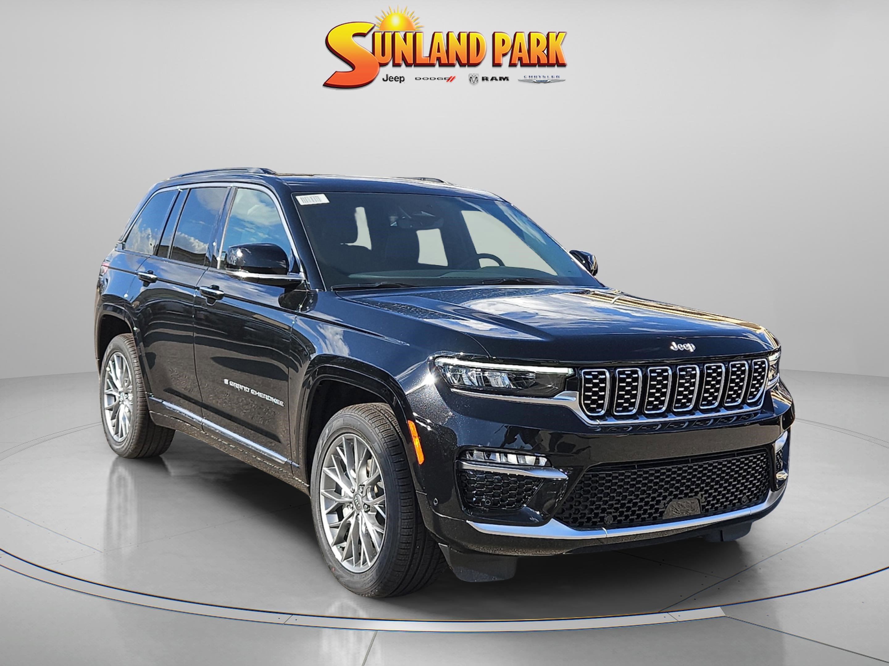 2025 Jeep Grand Cherokee Summit's photo